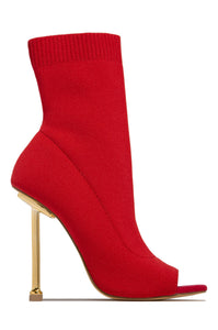 Claudia - Red